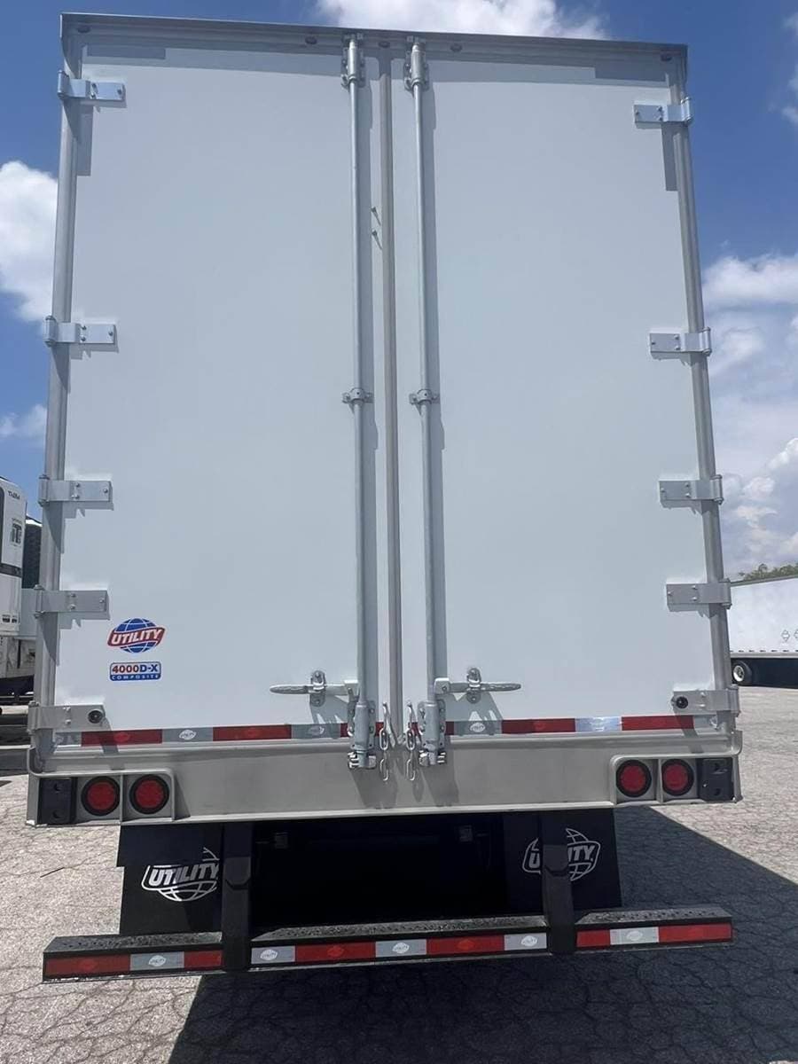 2026 Utility 4000D-X image 4