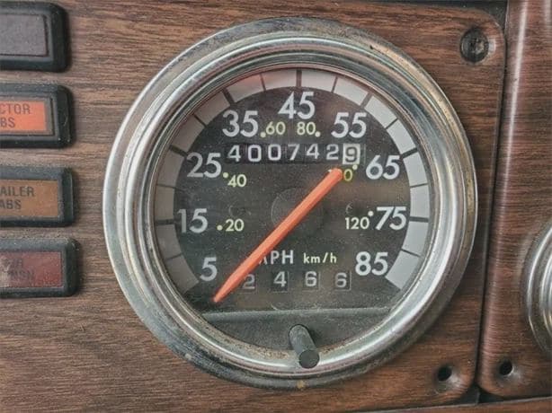 2001 FREIGHTLINER FLD112 image 7