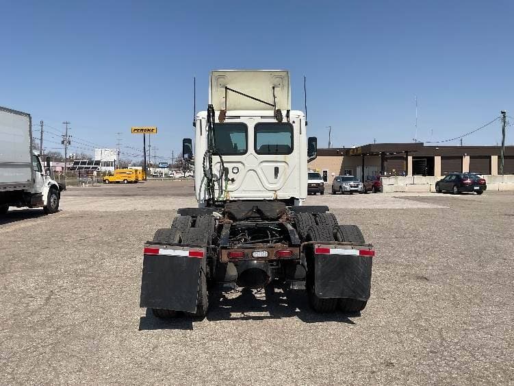 2018 Freightliner Cascadia image 8