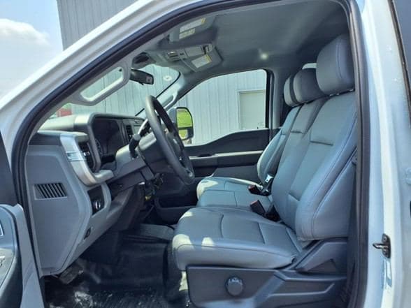 2025 Ford F350 image 13