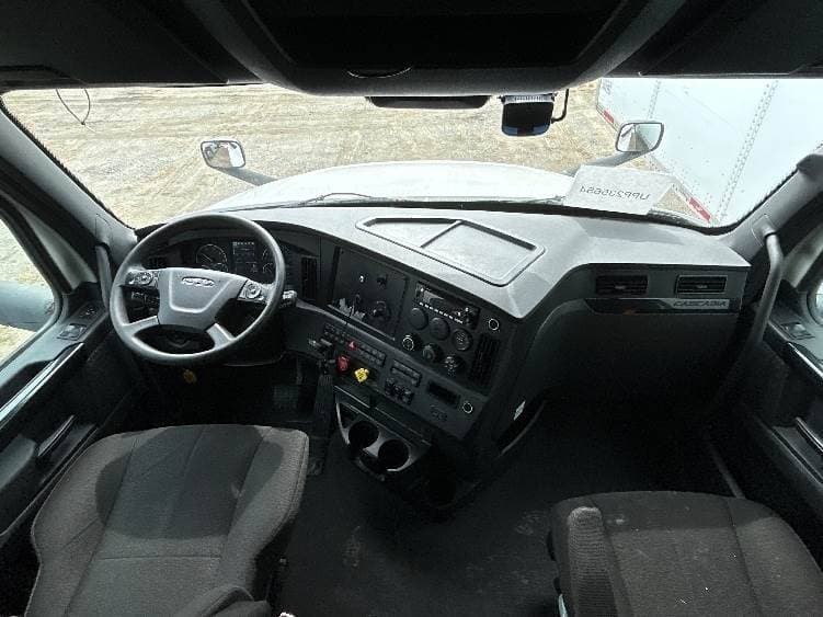 2023 Freightliner Cascadia 126 image 5