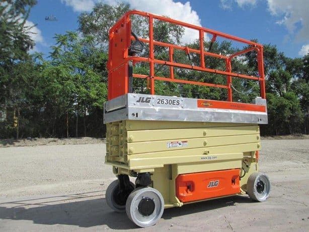 2015 JLG 2630ES image 8