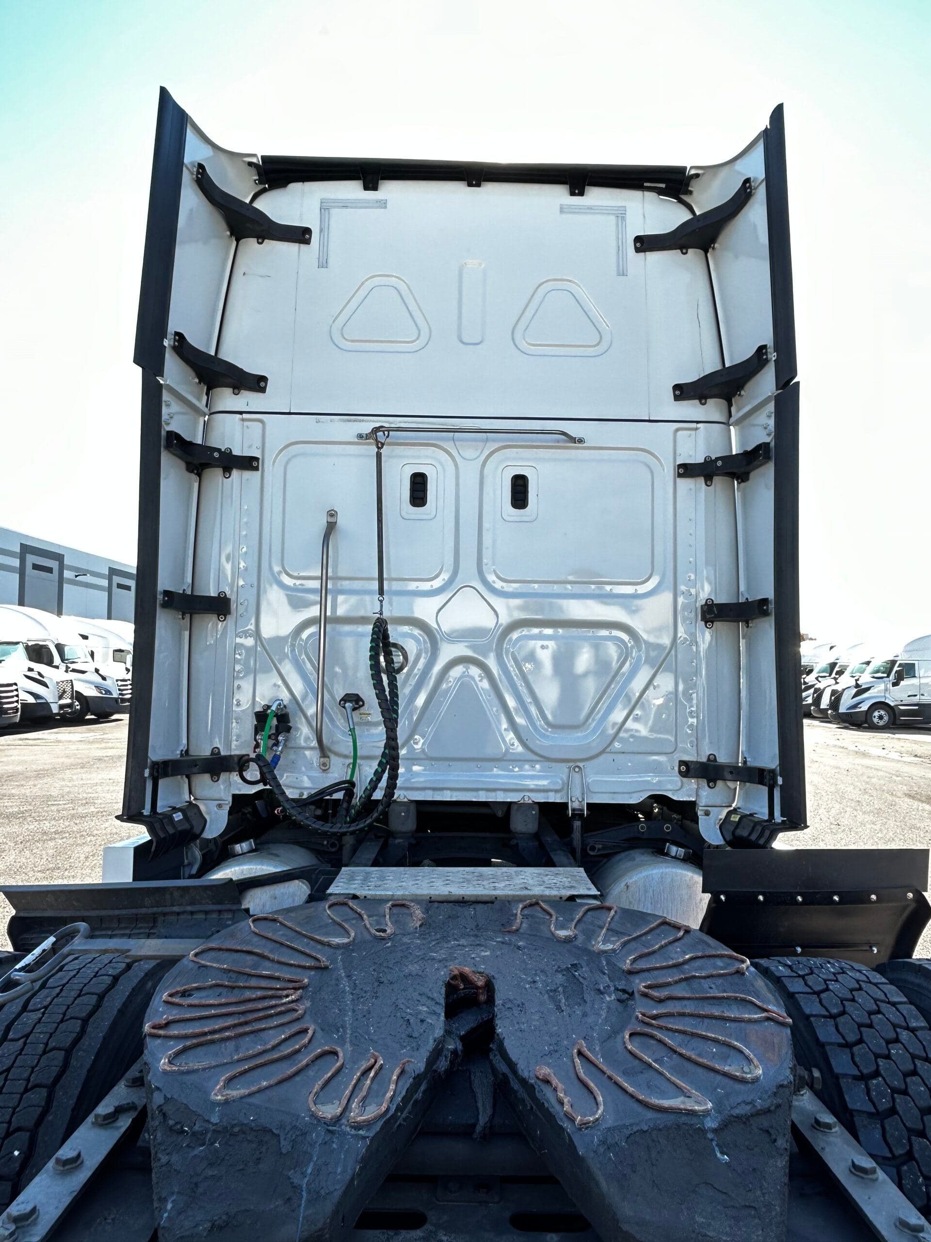 2022 Freightliner Cascadia image 4