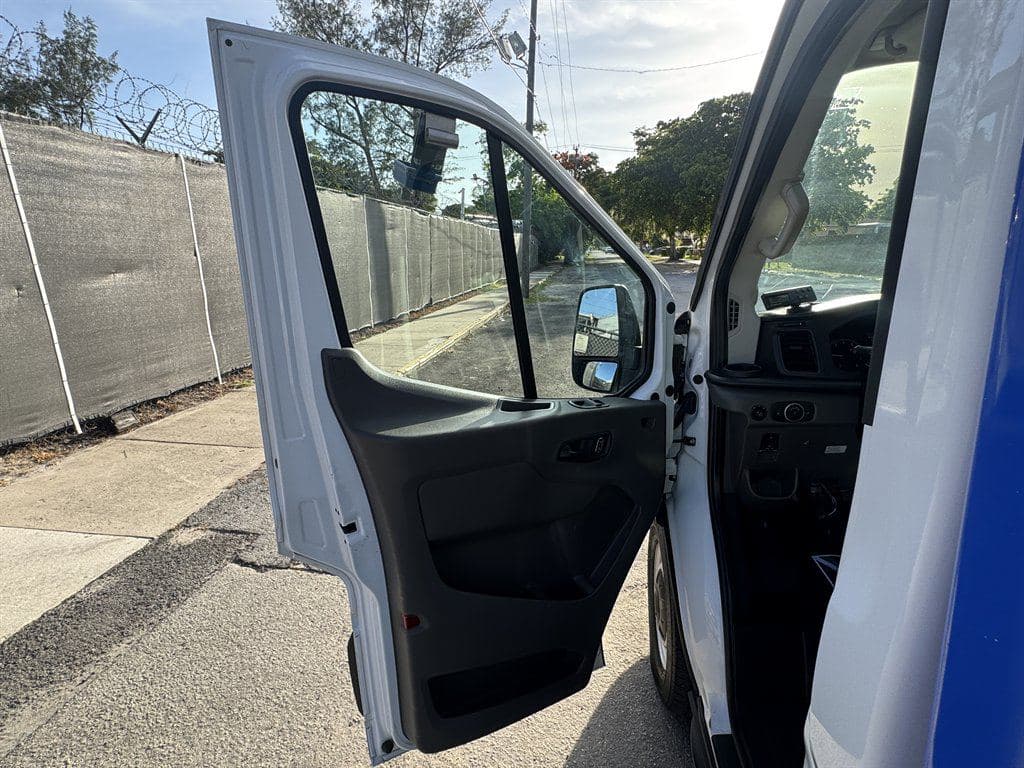 2023 Ford Transit T-350 image 40