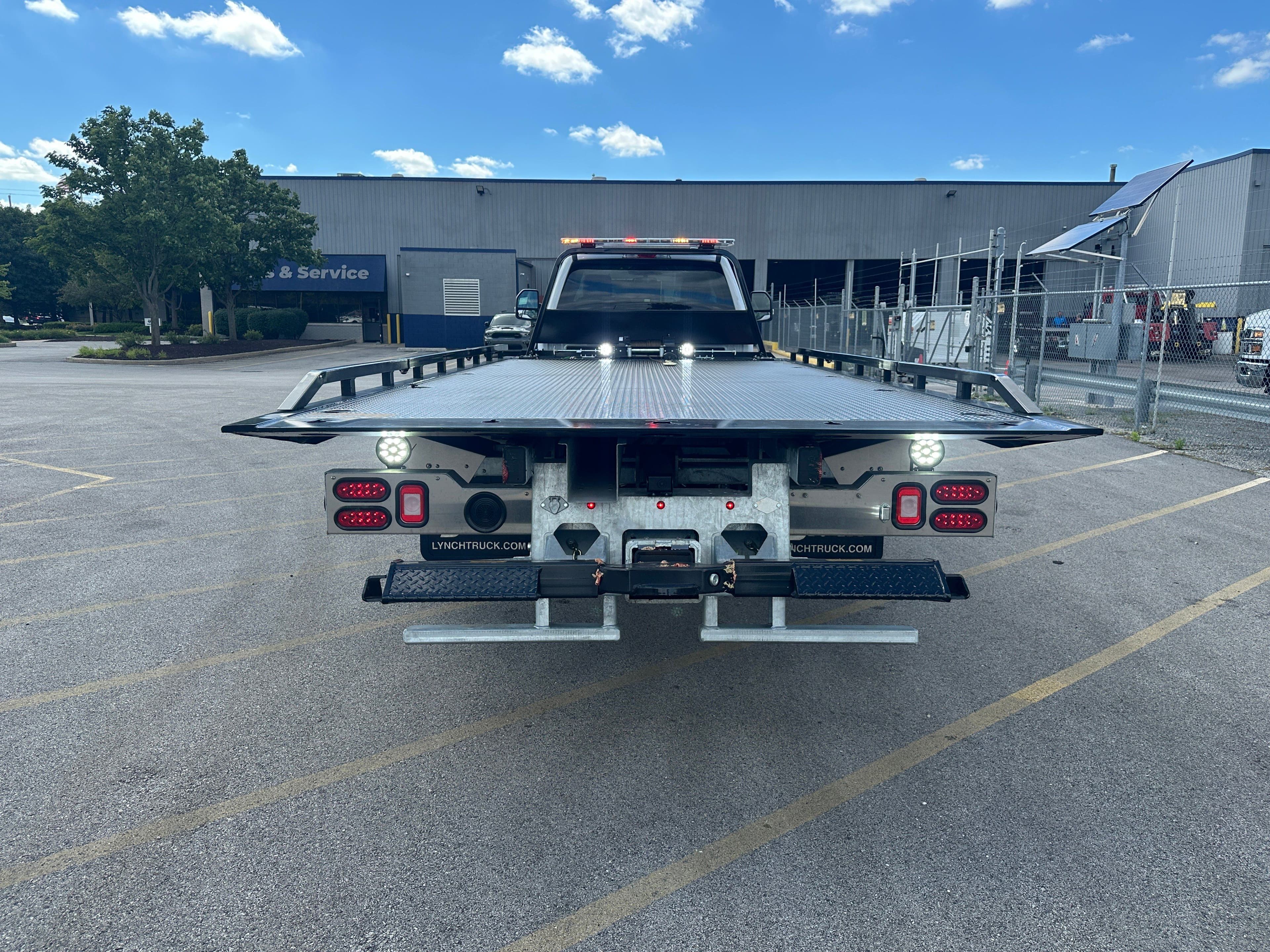 2024 Ford F-600 WITH A CENTURY 19.5' STEEL CARRIER  (SK#: 6117C) image 5