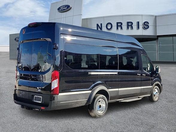 2026 Ford Transit image 3