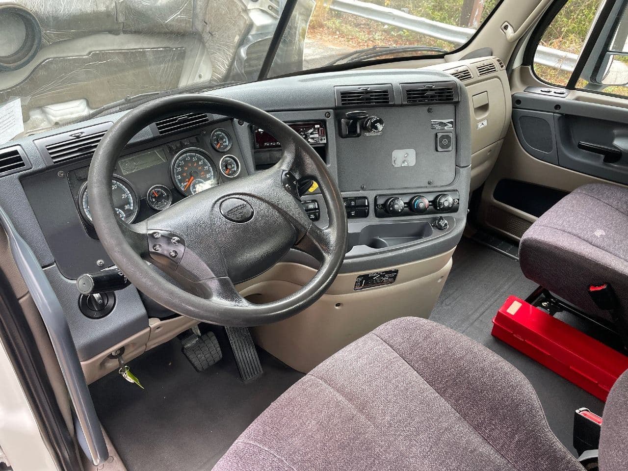 2019 Freightliner Cascadia 116 image 18