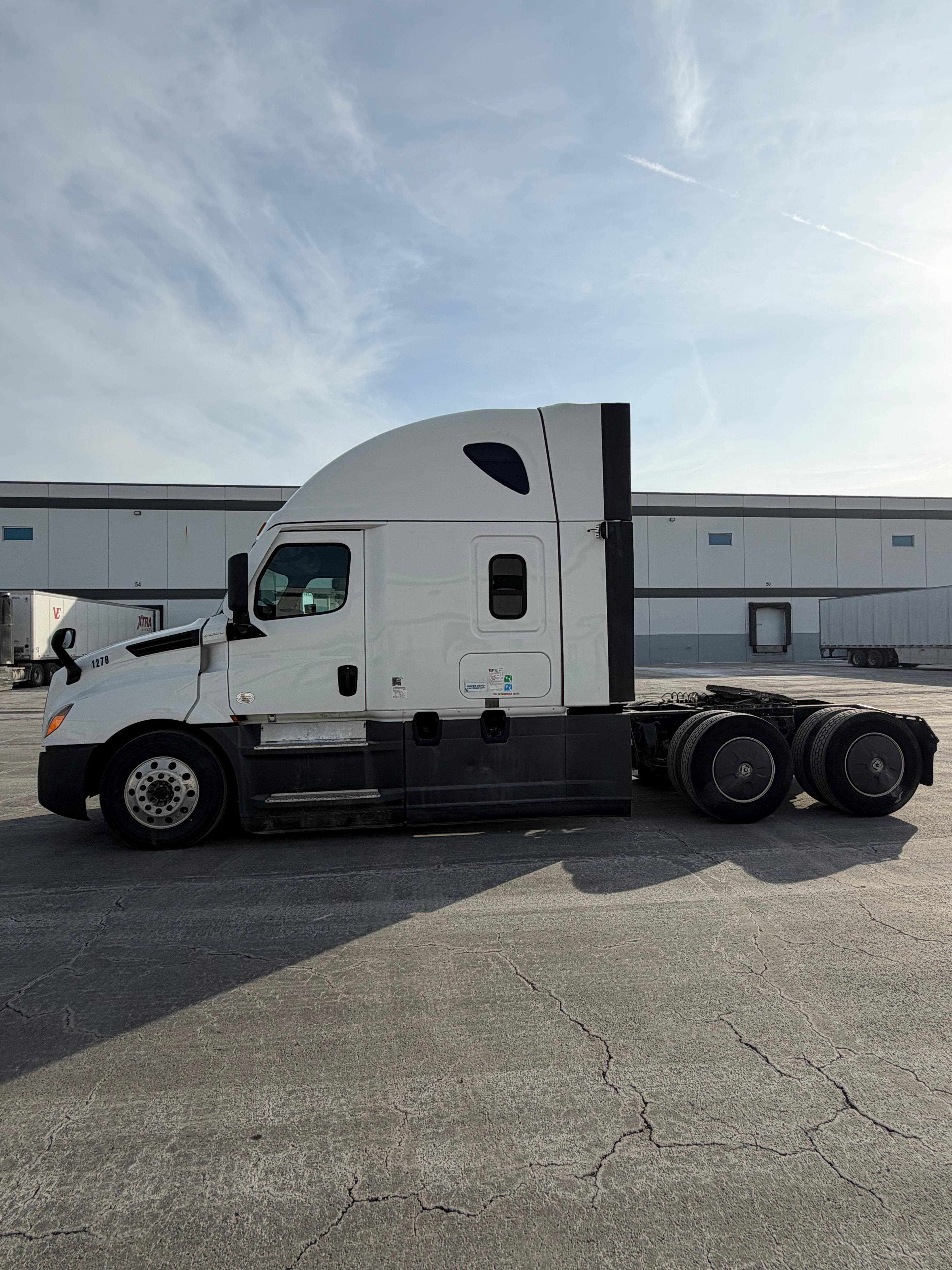 2021 Freightliner Cascadia image 5