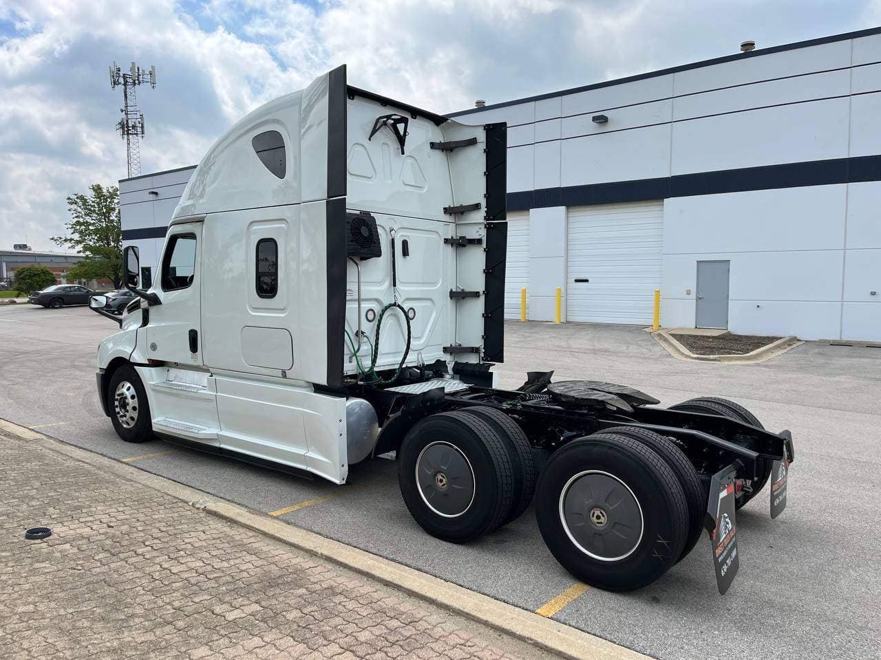2020 Freightliner Cascadia 126 #1147 image 5