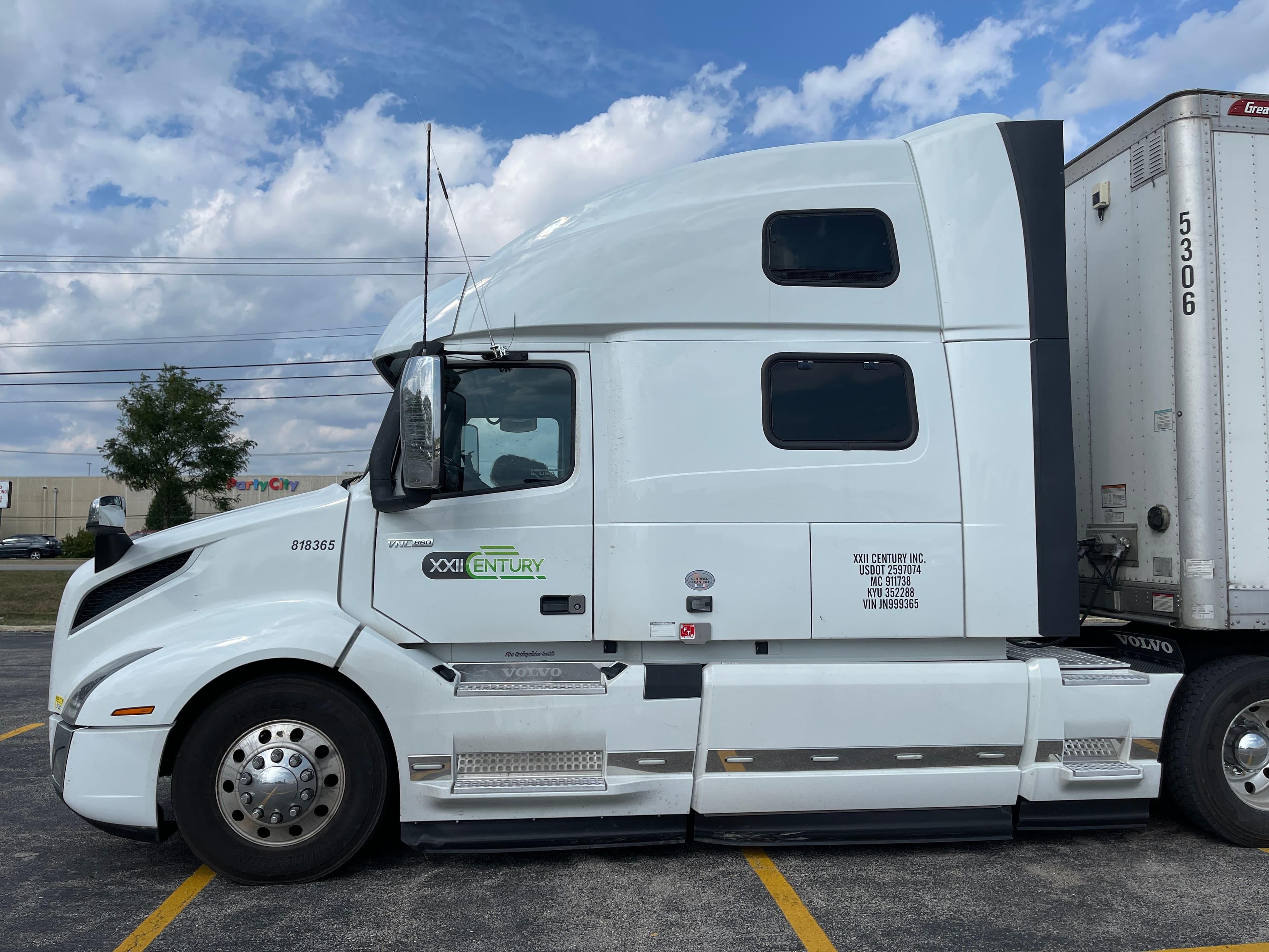 2018 Volvo VNL64T760 image 1