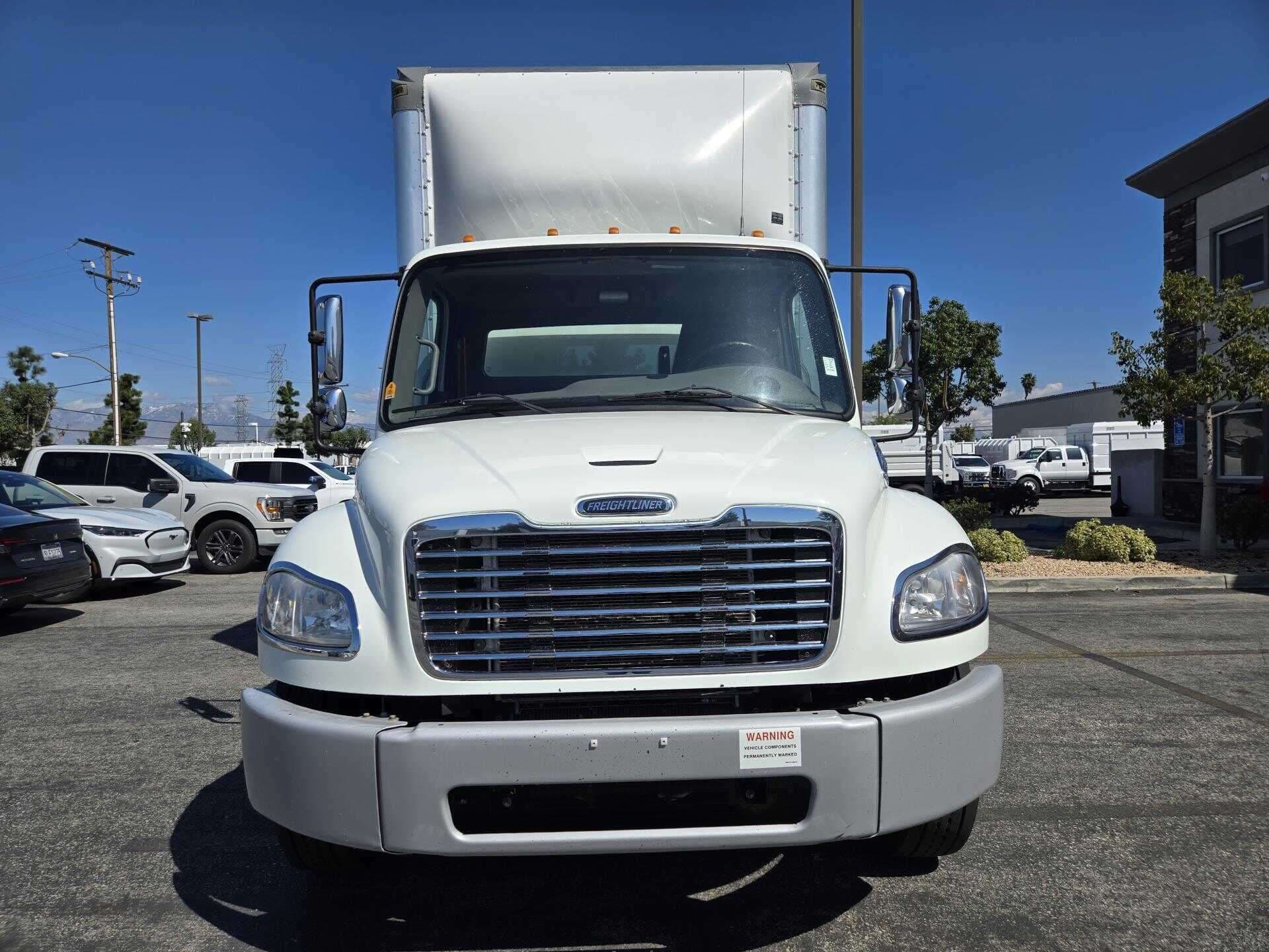 2022 Freightliner M2 image 4