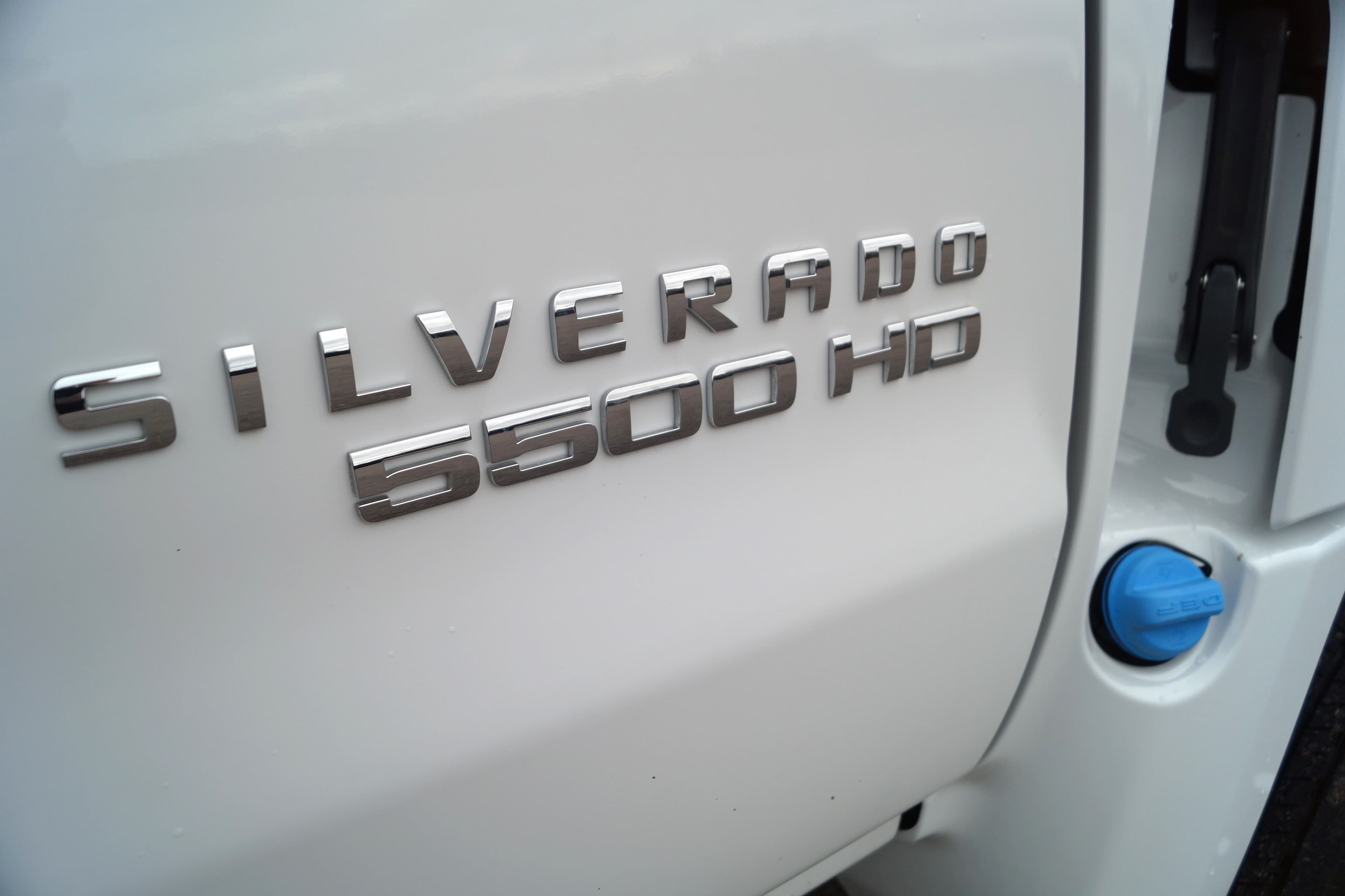 2022 Chevrolet Silverado 5500 - 11ft Flatbed - 4WD 6.6L V8 Duramax image 19
