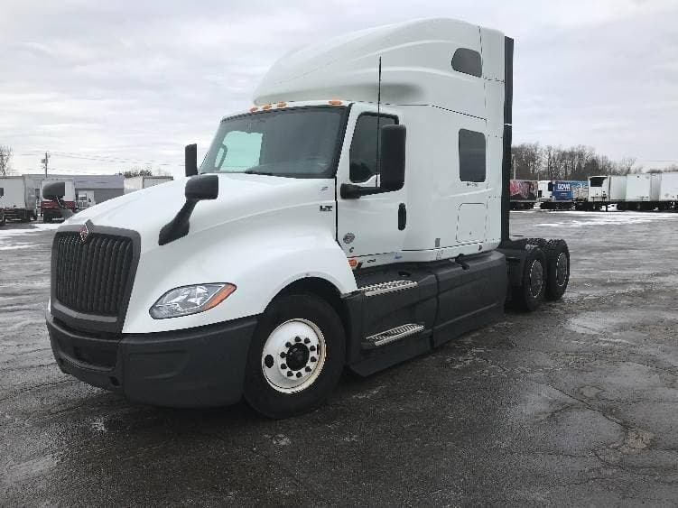 2023 International LT62F image 3