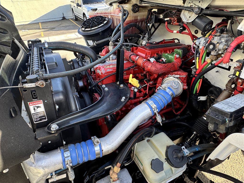 2015 Freightliner M2 106 image 42