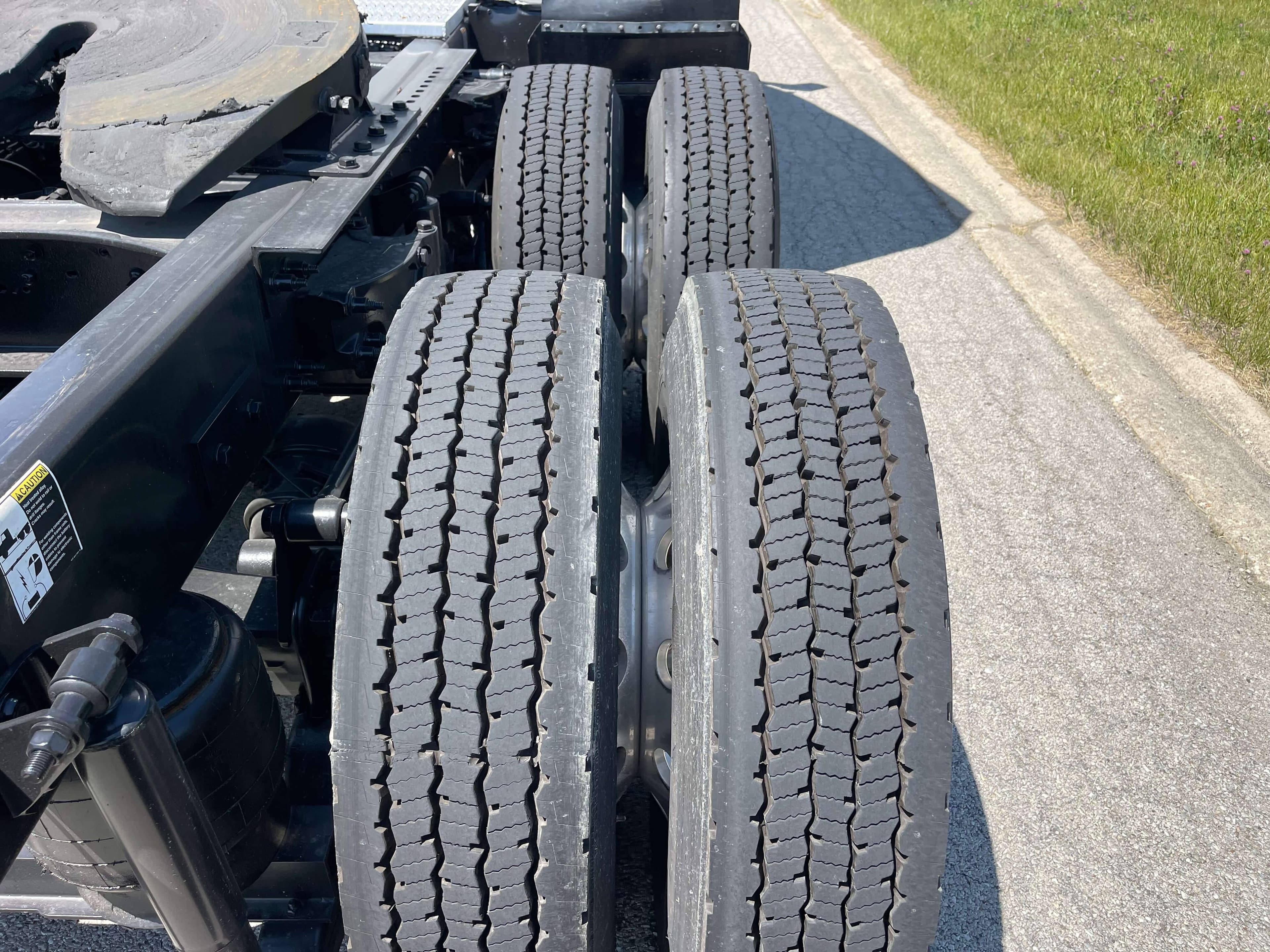 2022 Peterbilt 579 image 6