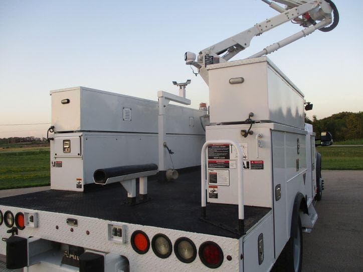 2018 Ford F550 SUPER CAB BUCKET TRUCK 4X4 image 40