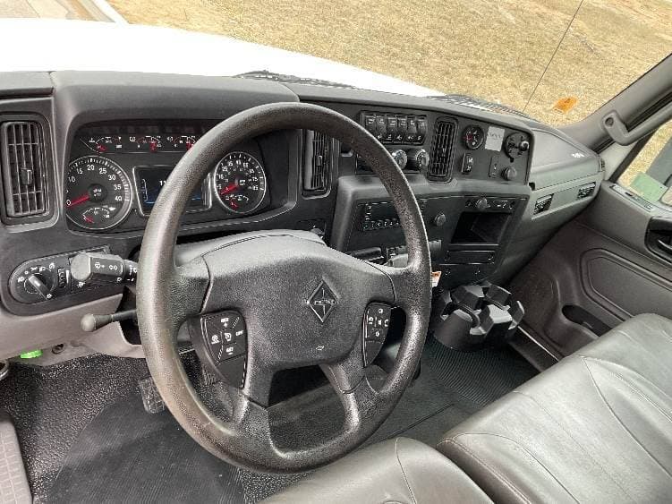 2022 International MV607 Box Truck - 220HP, 6 Speed Automatic, Roll up Door image 17