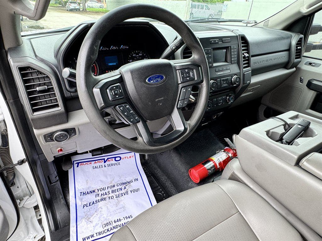 2017 Ford F550 image 61