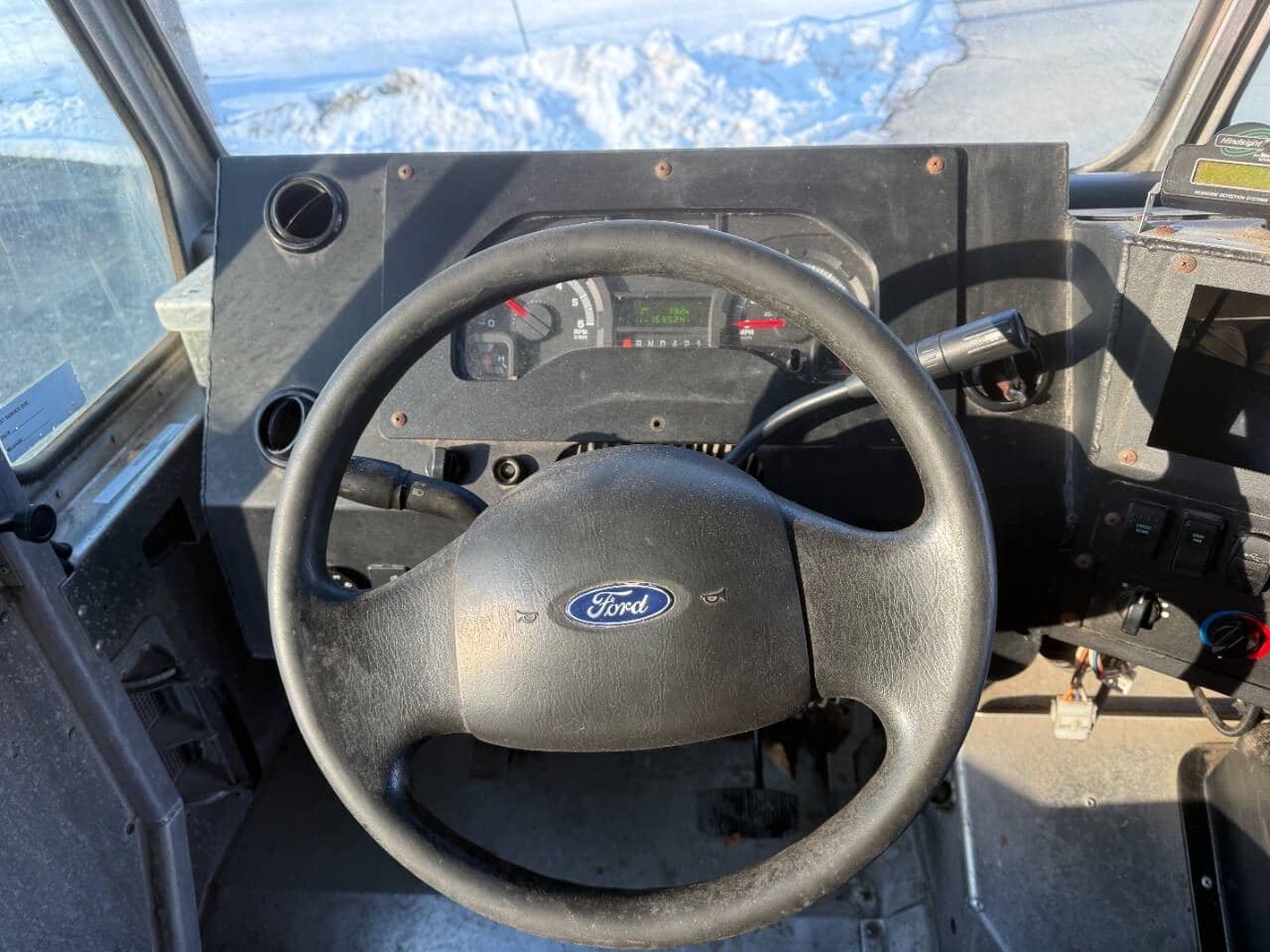 2018 Ford E-Series image 14