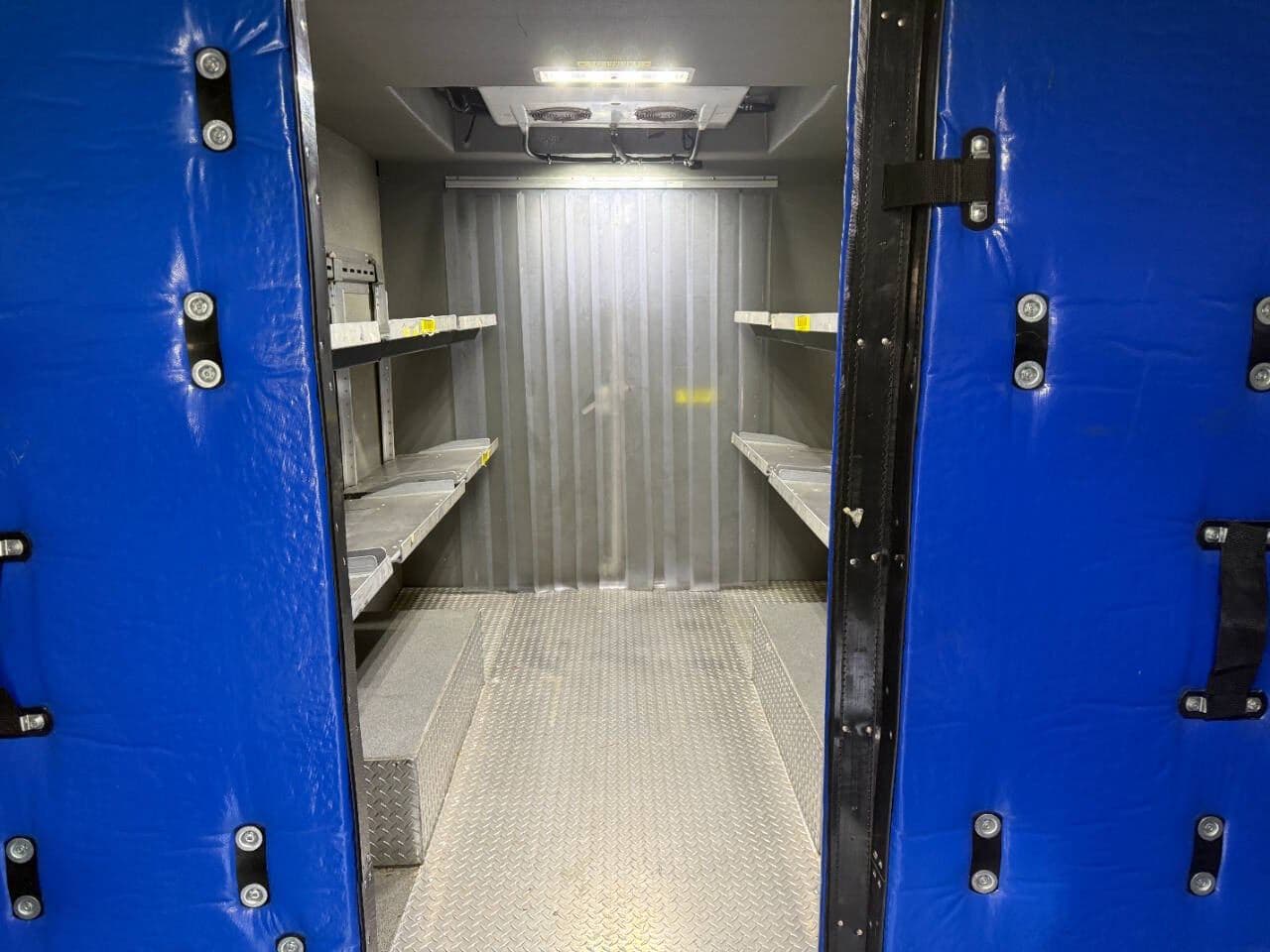 2018 Freightliner MT45 image 17