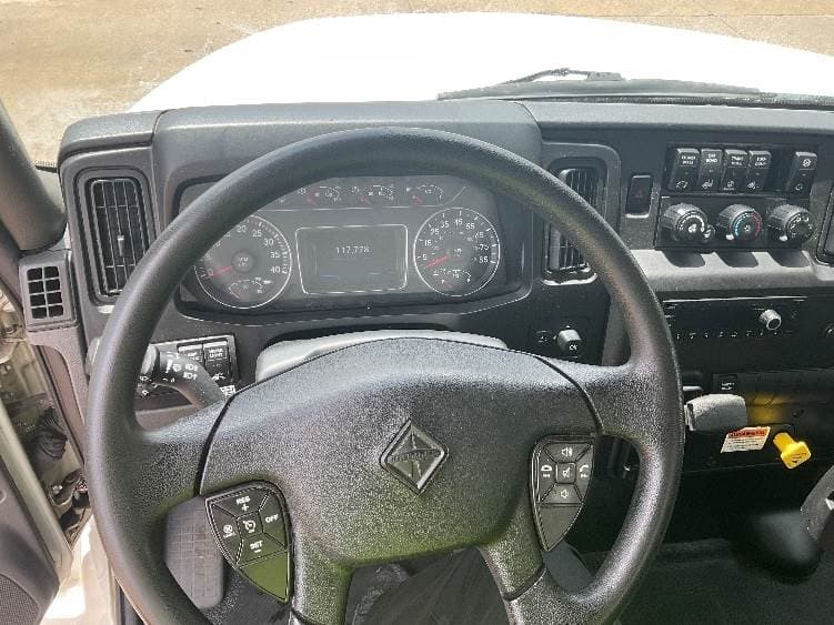 2022 International MV607 Box Truck - 220HP, 6 Speed Automatic, Roll up Door image 18