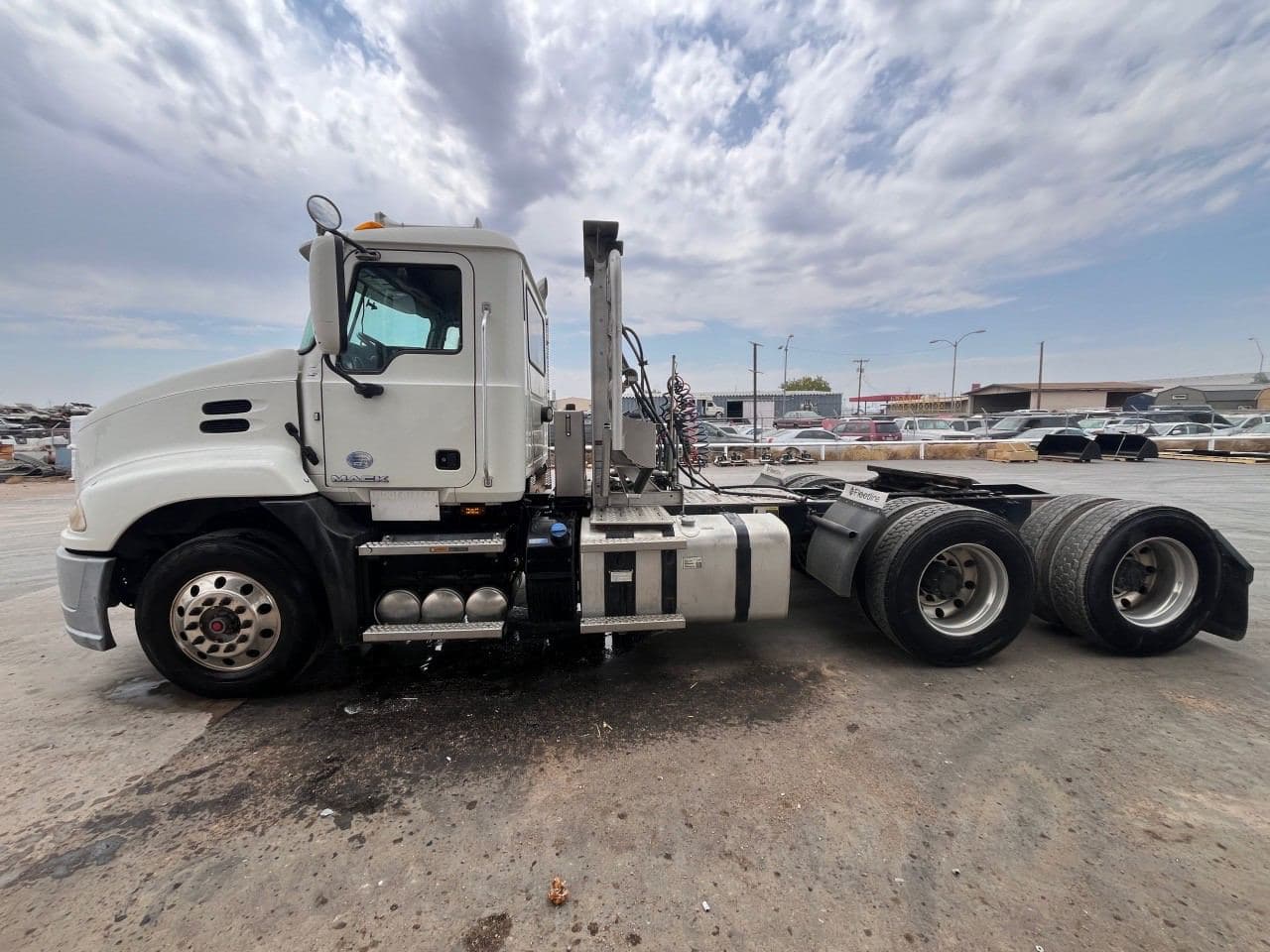 2016 Mack CXU (Pinnacle) image 2