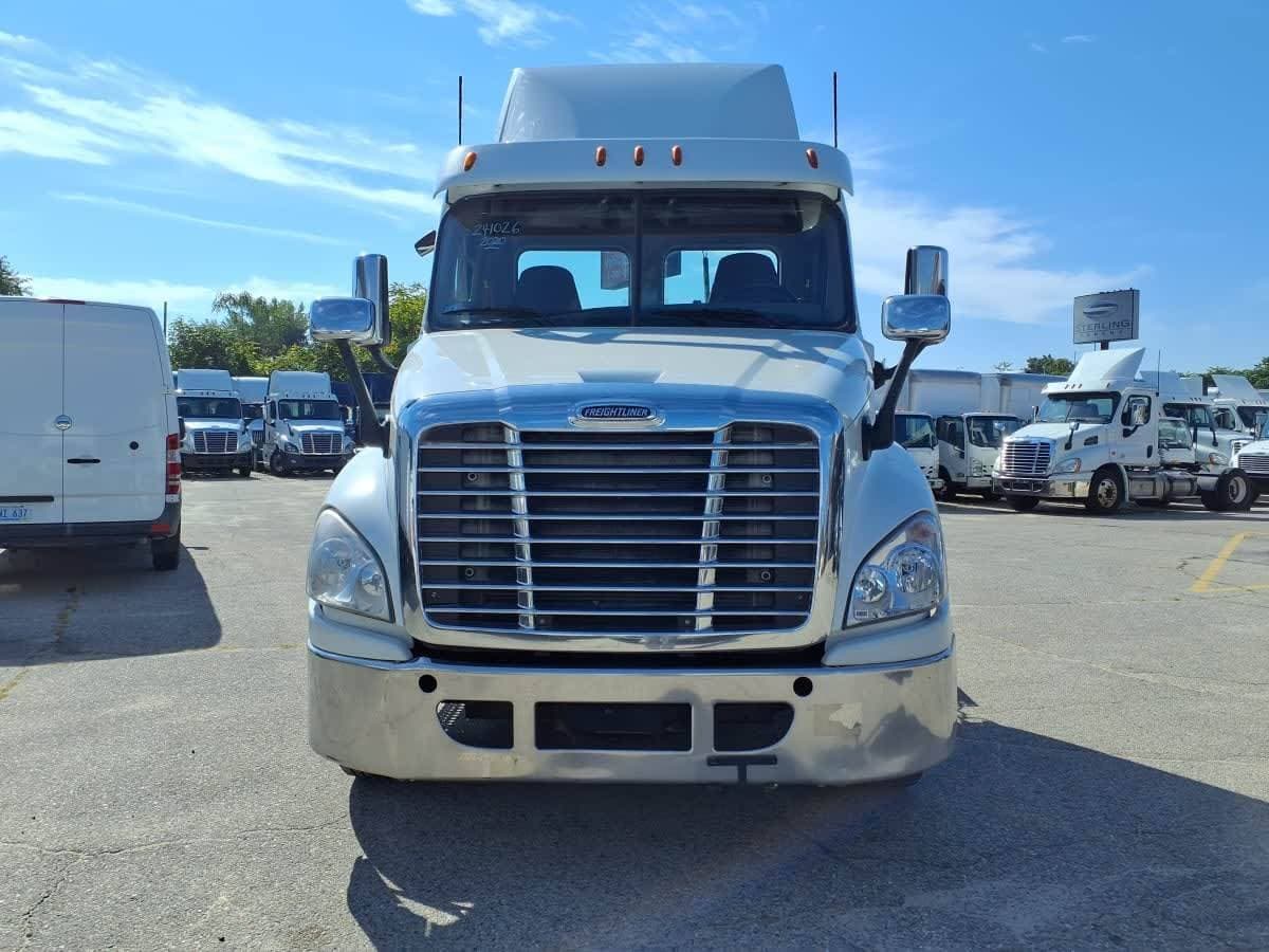 2020 Freightliner Cascadia image 2