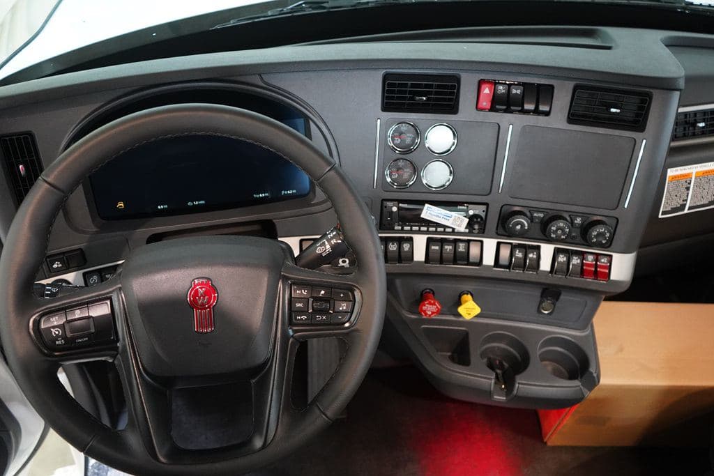 New 2026 KENWORTH W990 image 2