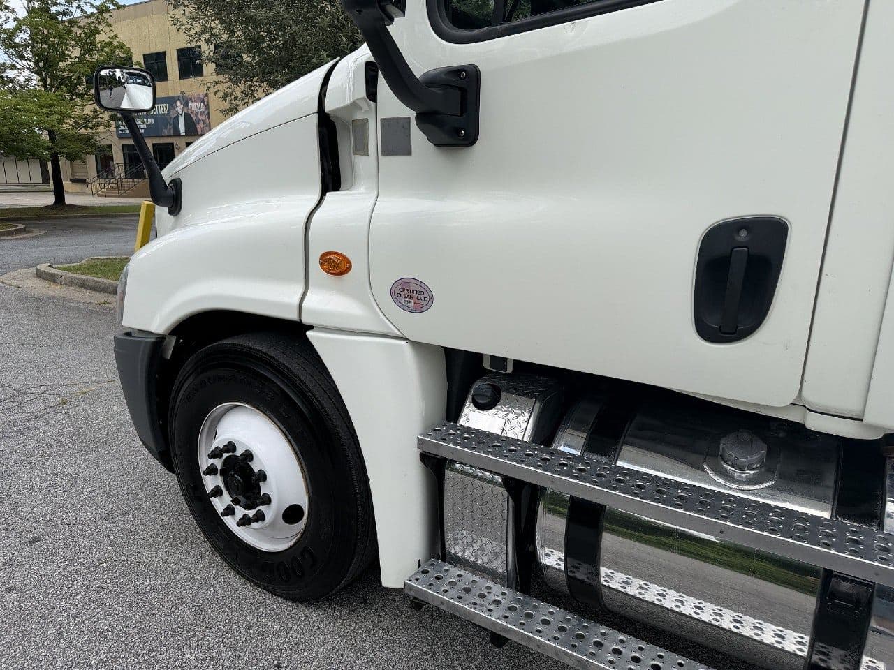 2018 Freightliner Cascadia 125 image 9