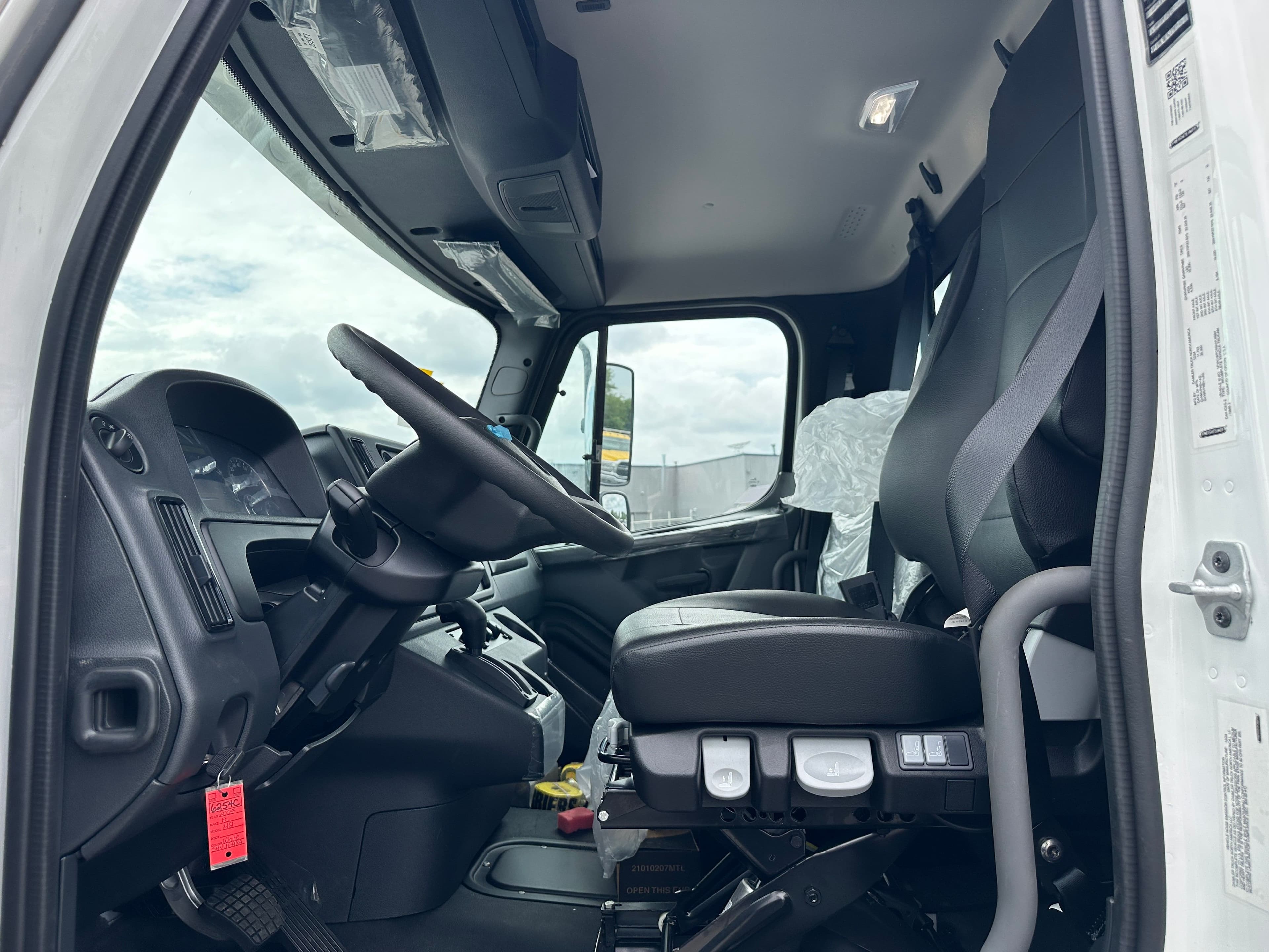 2025 Freightliner M2 106 Medium Duty WITH A CENTURY 21.5' STEEL CARRIER  (SK#: 6254C)  image 10