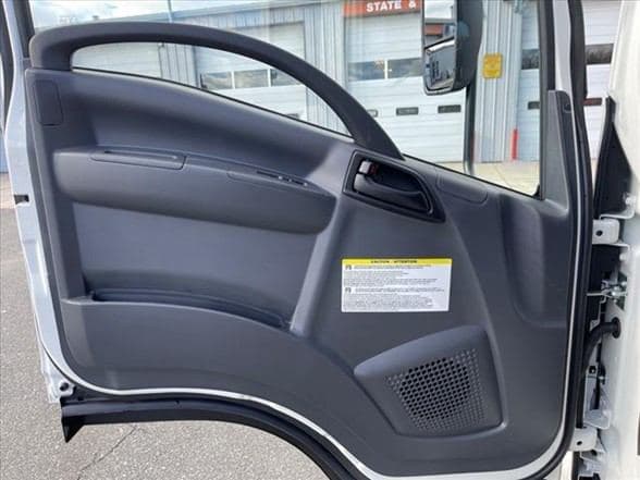 2024 Isuzu NRR image 24