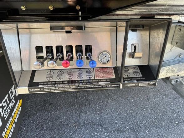 2026 Kenworth T880 image 19