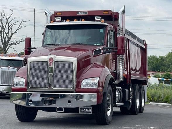 2025 Kenworth T880 image 4