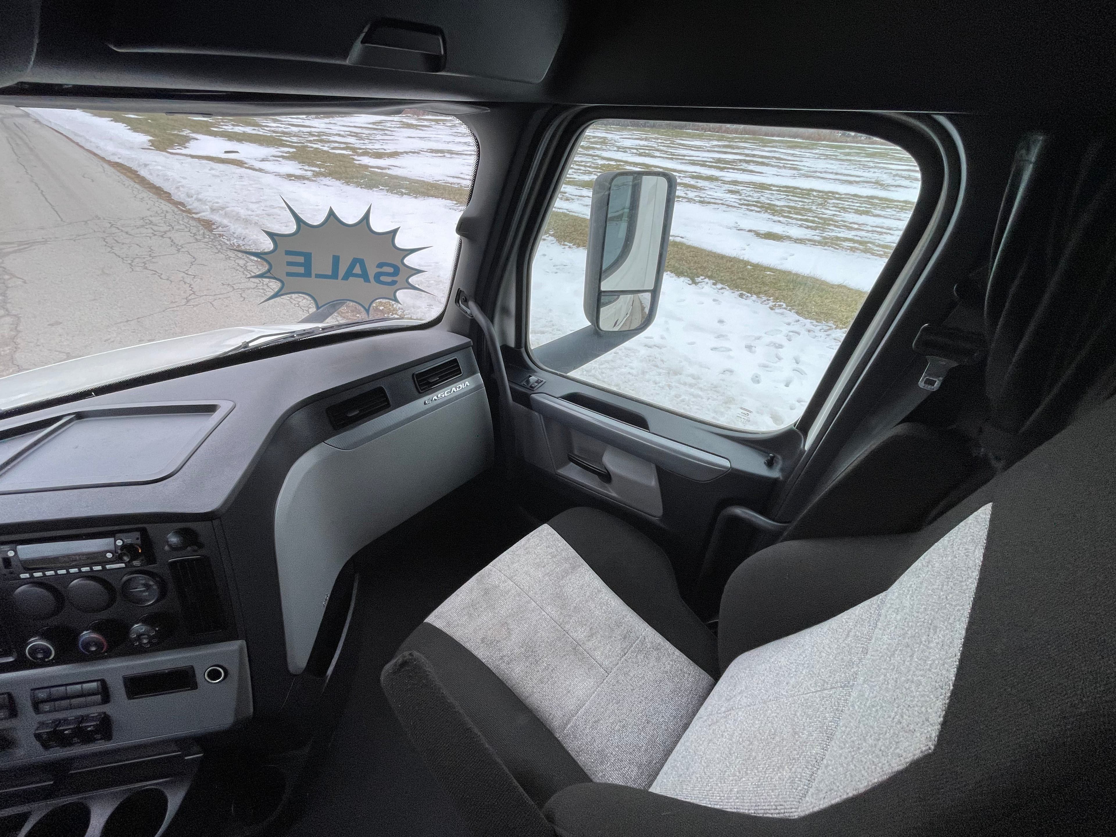 2022 Freightliner Cascadia 126 image 13