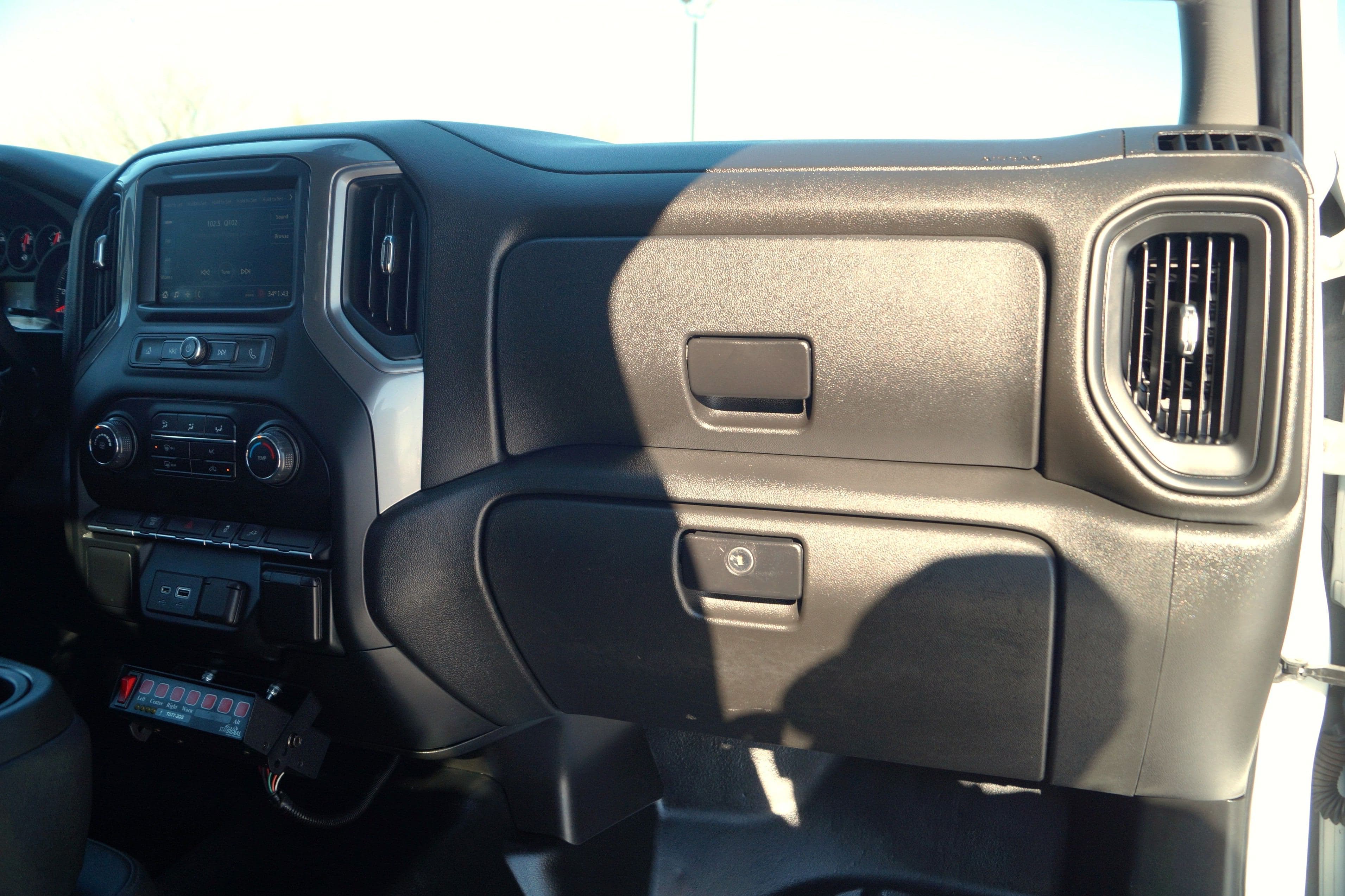 2022 Chevrolet Silverado 3500 HD - Service Utility Truck - 4WD 6.6L V8 Duramax image 19