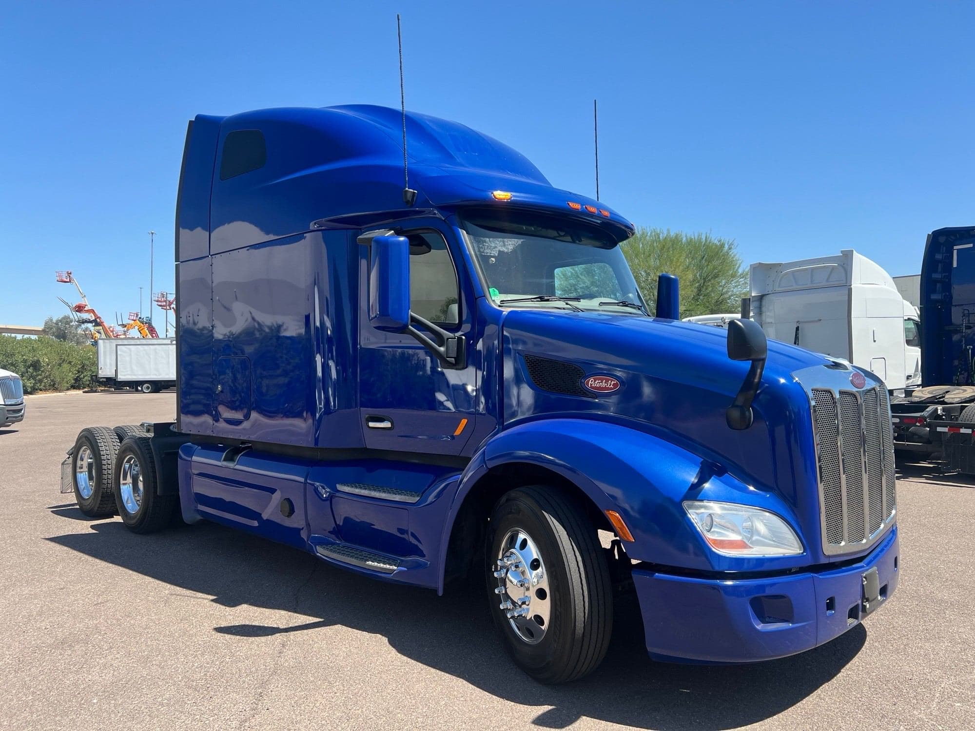 2022 Peterbilt 579 image 3