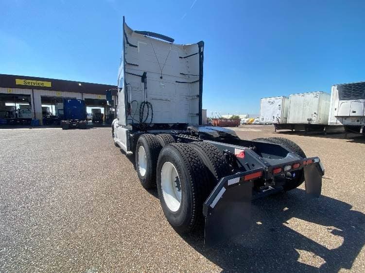 2022 Volvo VNL image 5