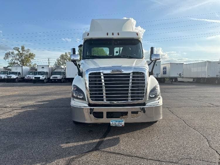 2018 Freightliner Cascadia image 10