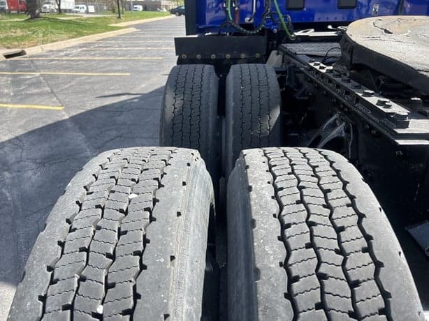 2021 Kenworth T680 image 8