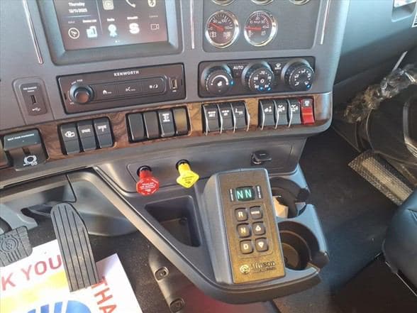 2026 Kenworth W990 image 18