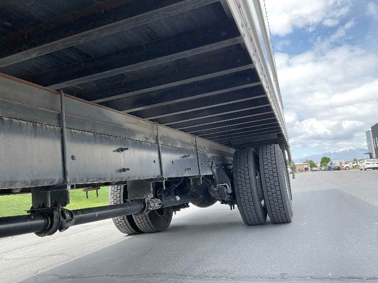 2022 International MV607 Box Truck - 220HP, 6 Speed Automatic, Roll up Door image 5