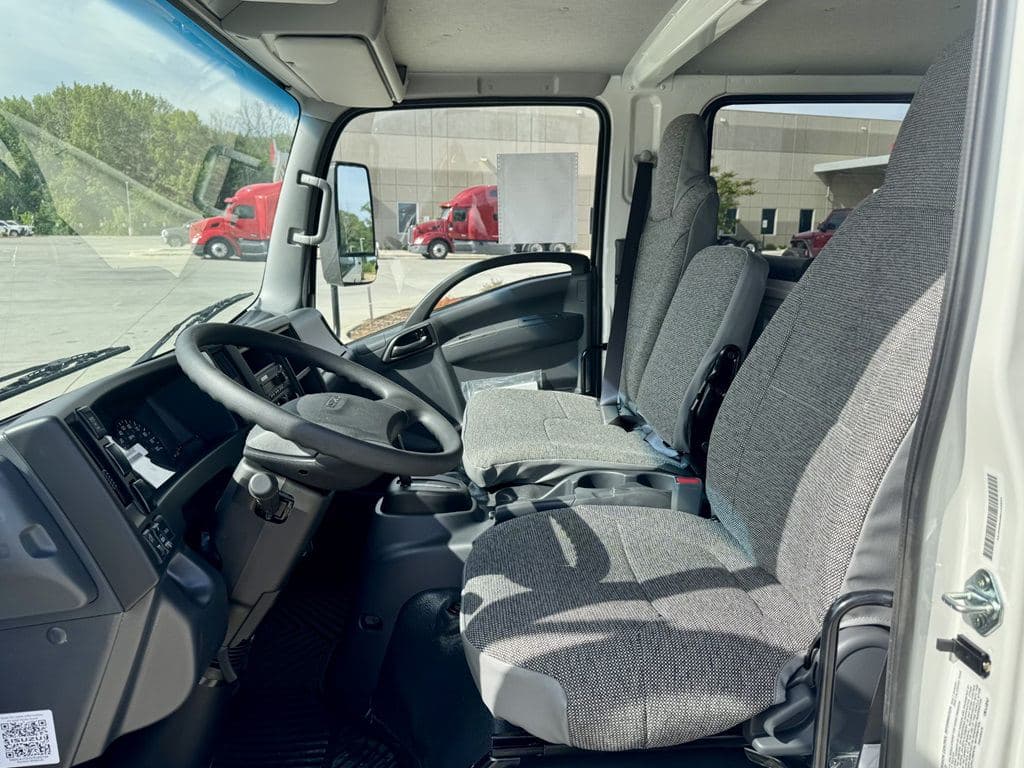 New 2027 ISUZU NPR-HD image 3