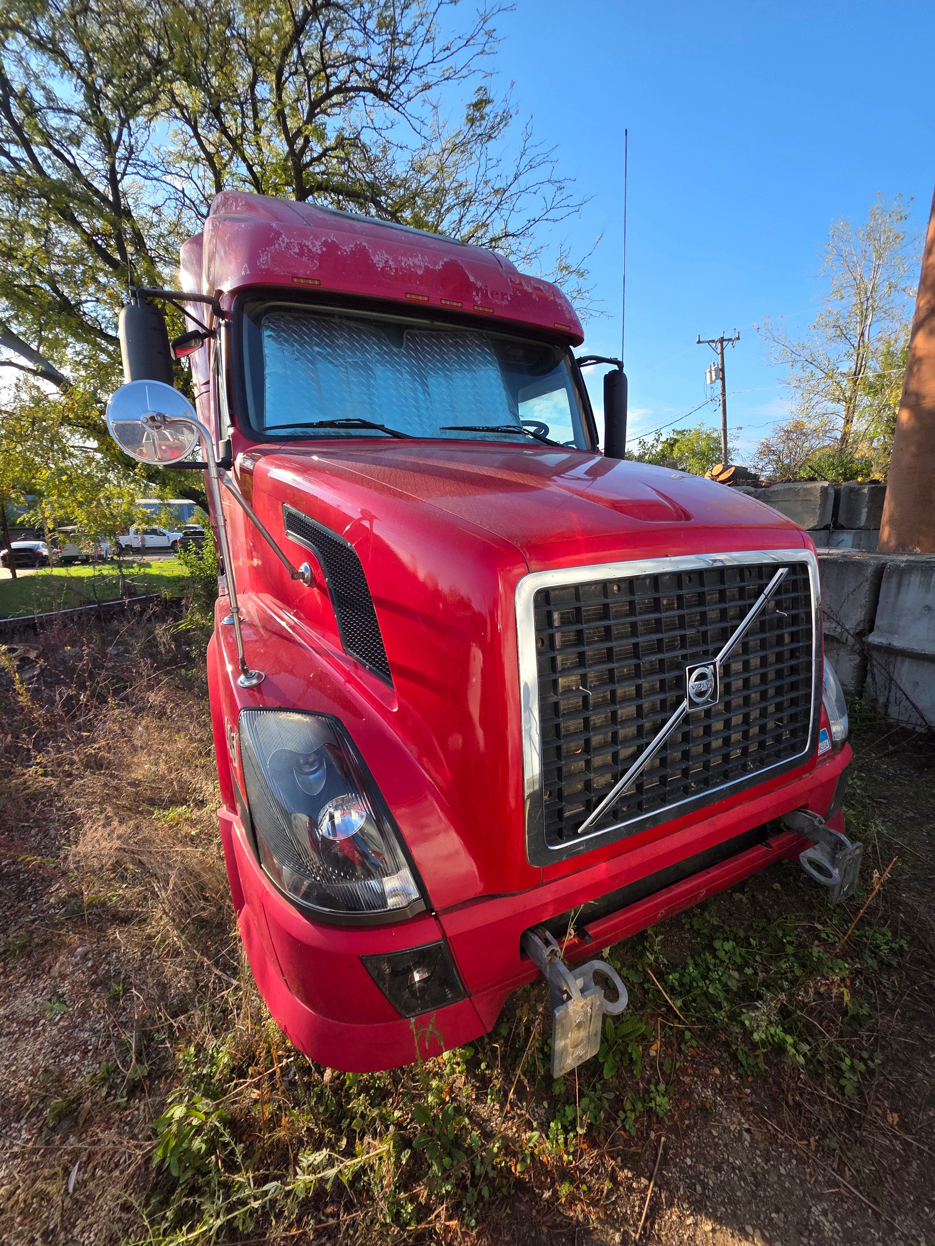 2005 Volvo VNL image 3