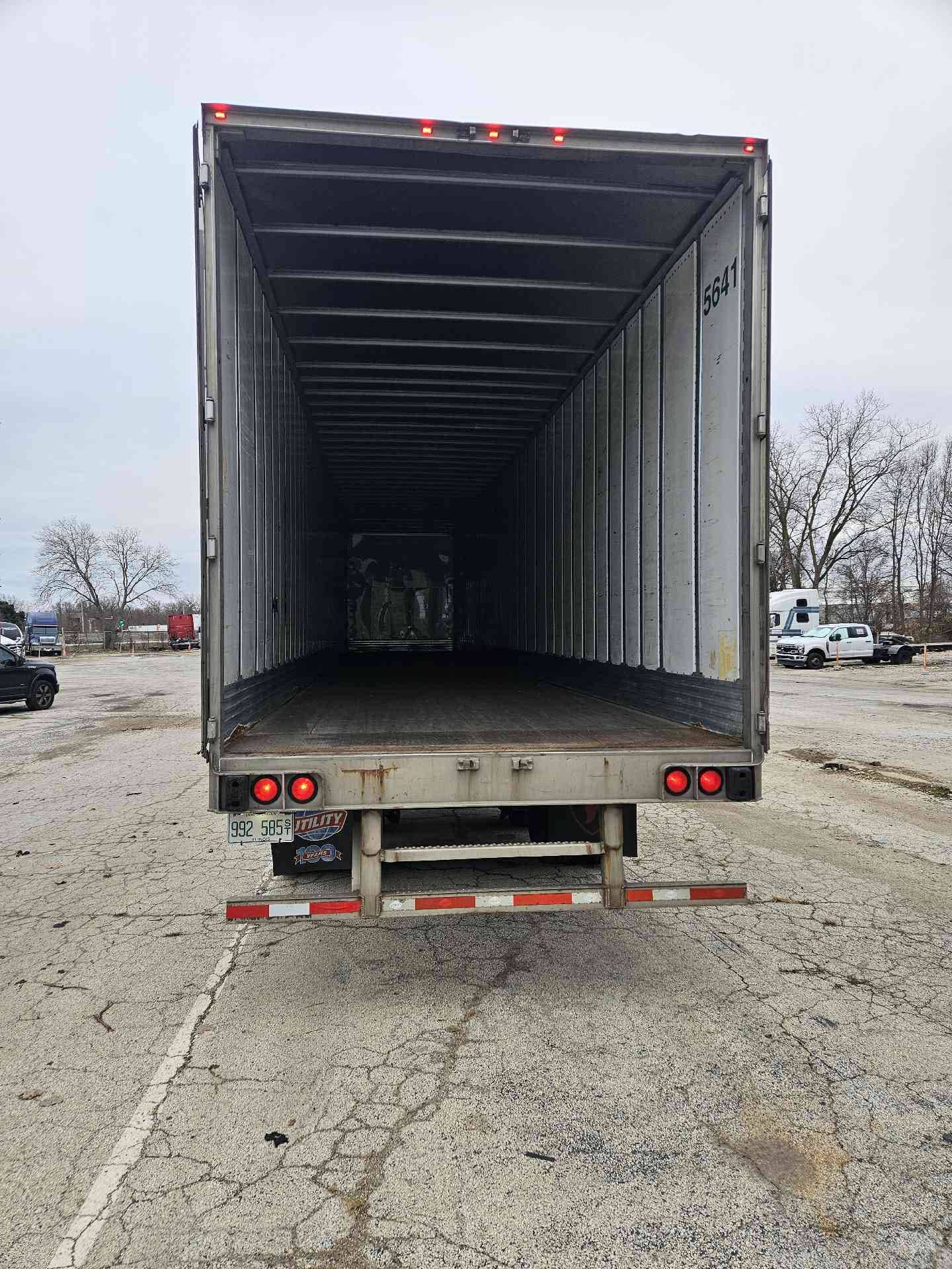 2016 Utility 4000D-X image 14