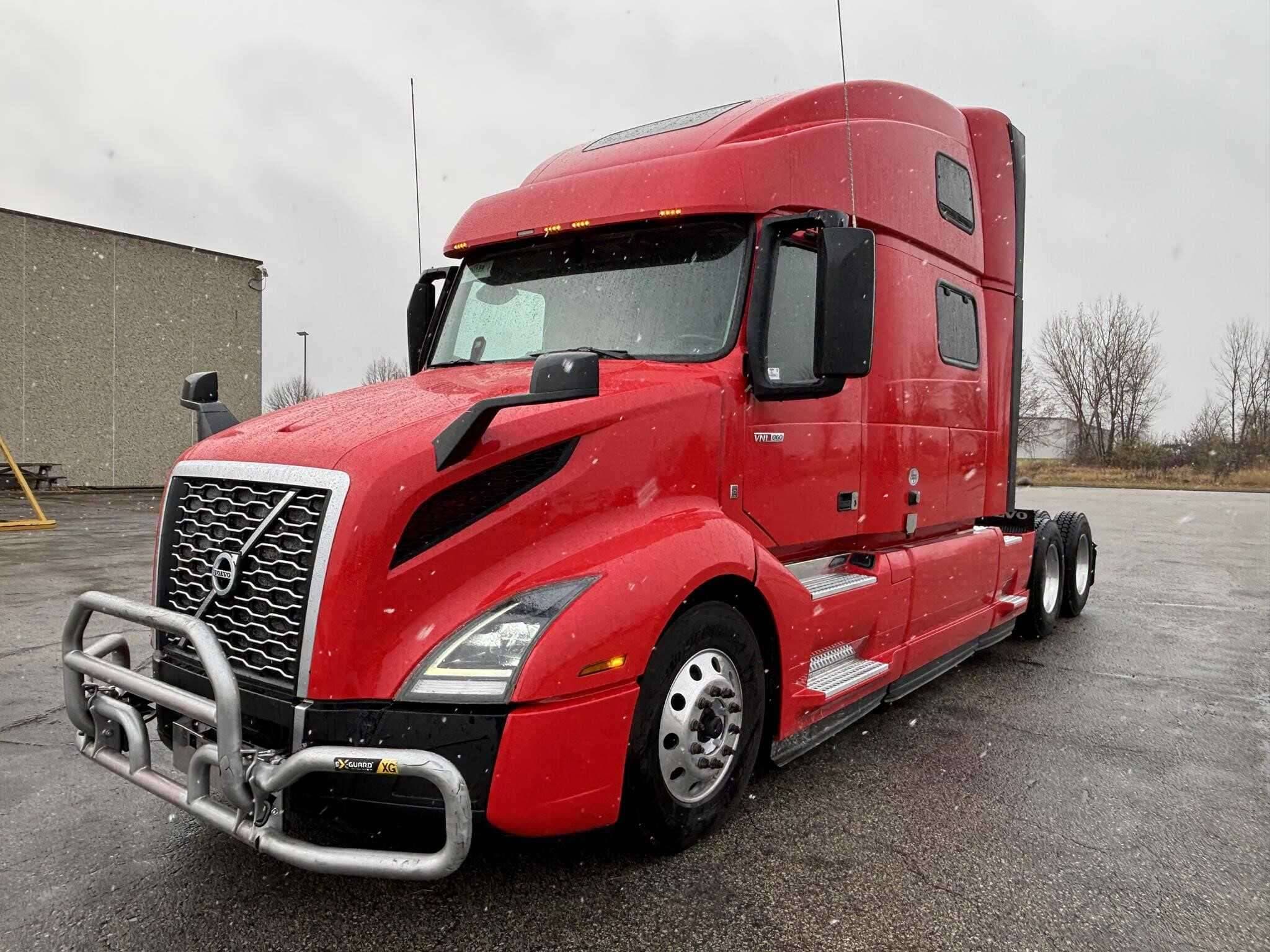 2022 Volvo VNL image 1