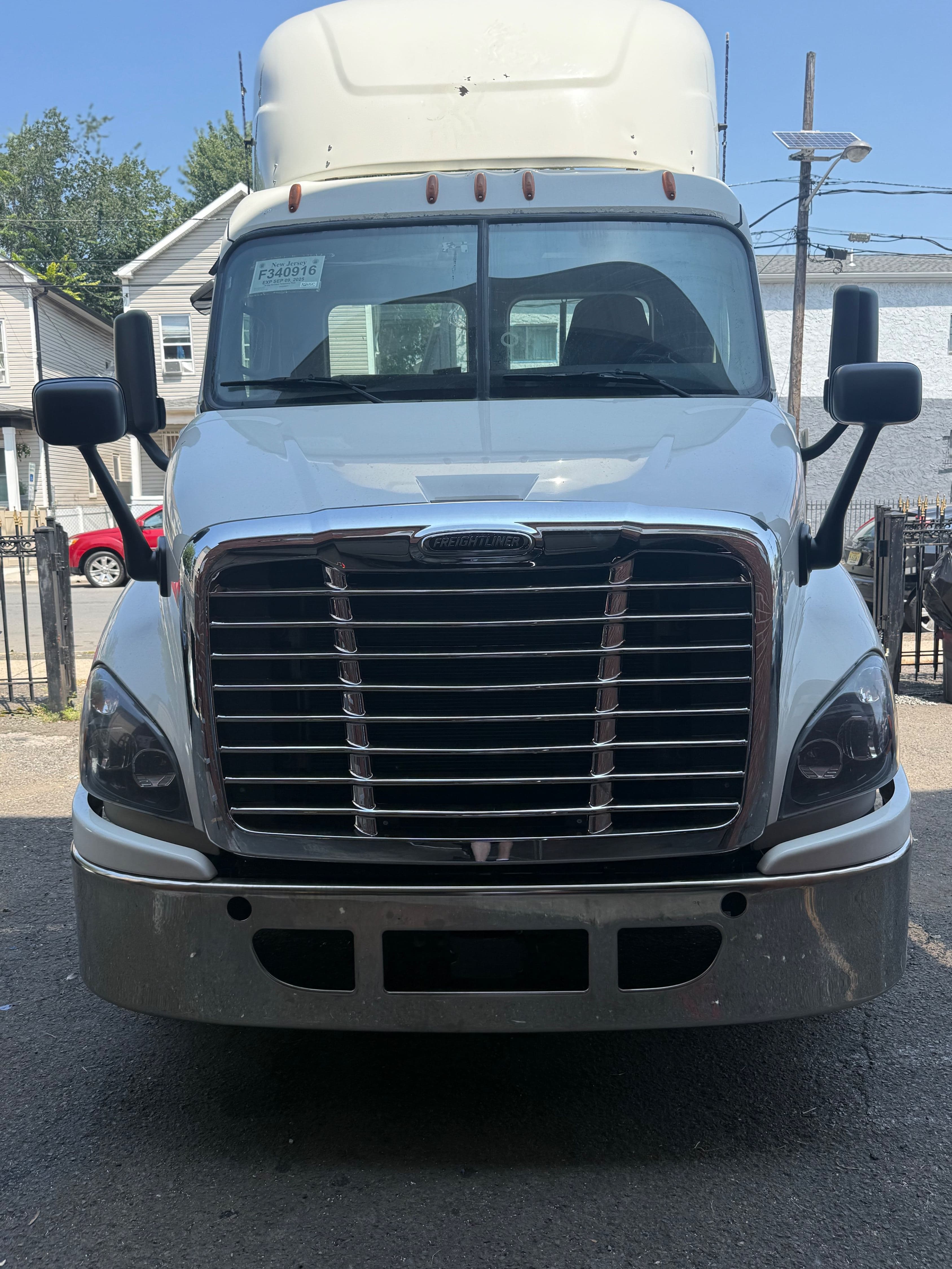 2018 Freightliner Cascadia image 4