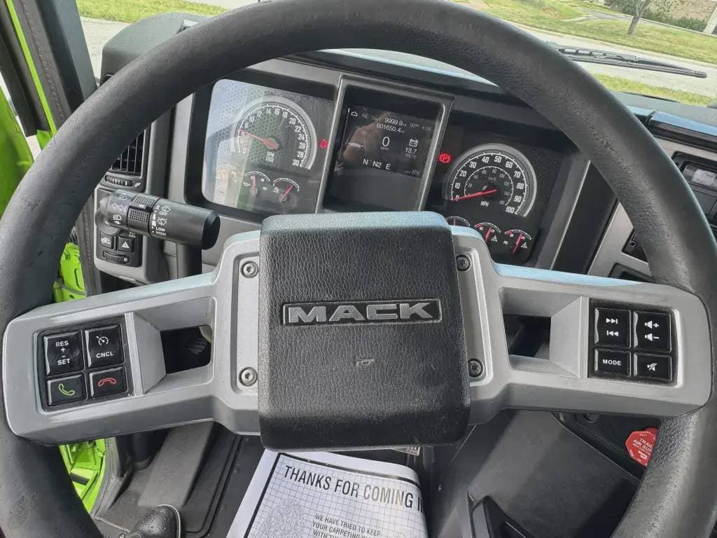 Used 2020 MACK Conventional - Sleeper Truck image 10