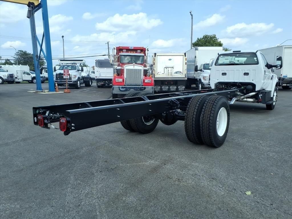 2027 Ford F750 SD image 5