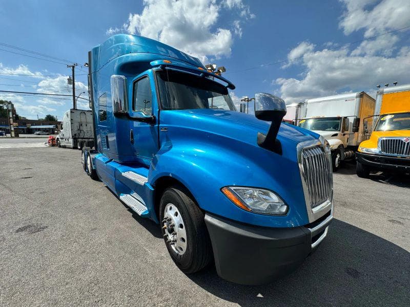 2019 International 1652 image 2