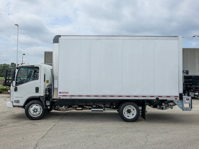 2025 Chevrolet 5500 XG LCF Gas Work Truck 16'x102"x91" Box Truck image 6